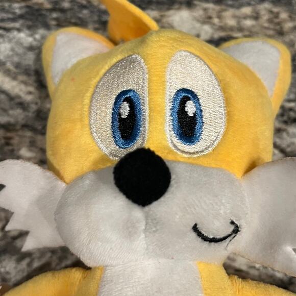 Sonic the Hedgehog Miles Prower Tails 10” plush - Picture 4 of 4